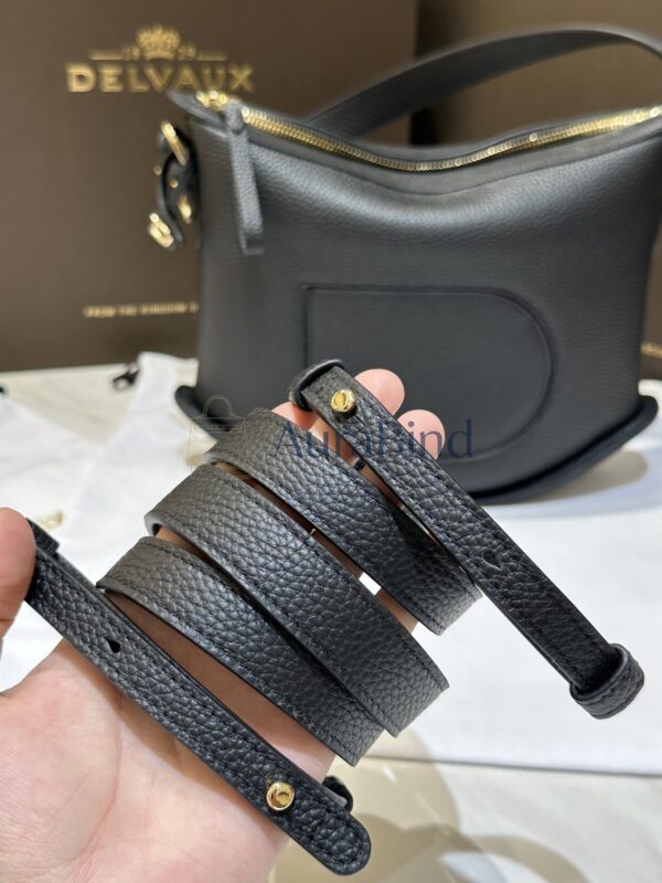 Delvaux Pin Swing (Black)