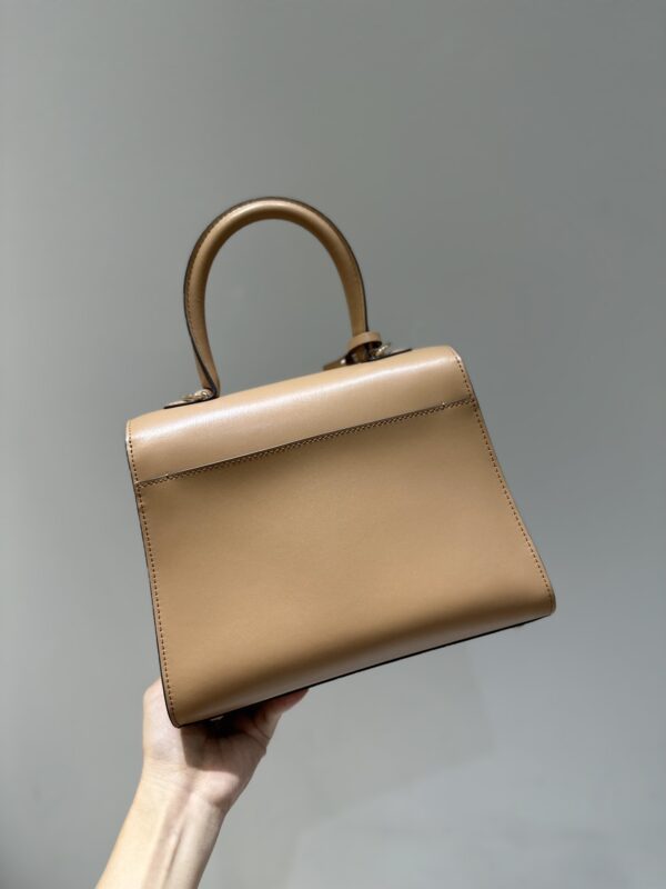DelvauxPM奶茶色3.jpg Delvaux/PM (Milk tea color)