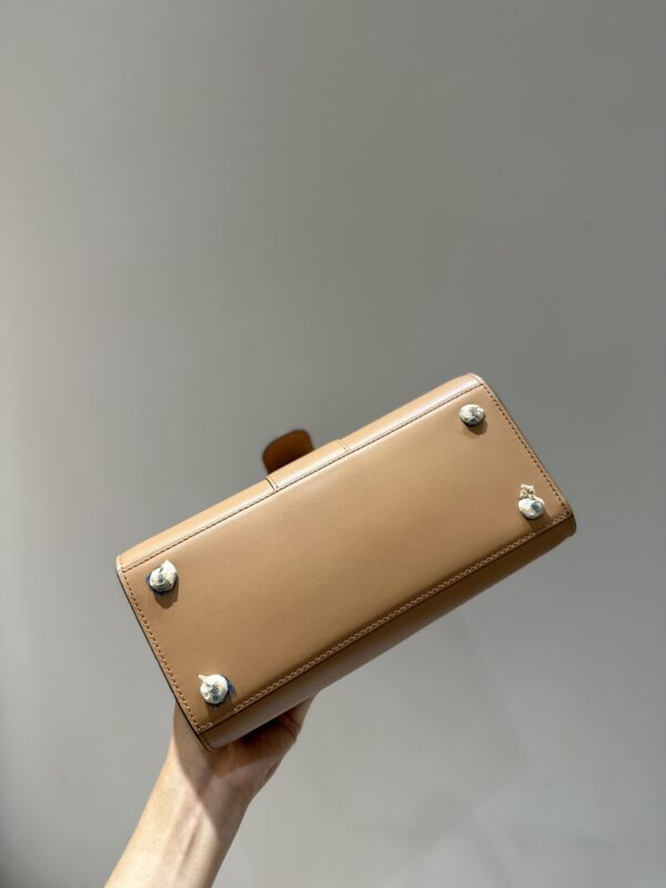 DelvauxPM奶茶色6.jpg Delvaux/PM (Milk tea color)