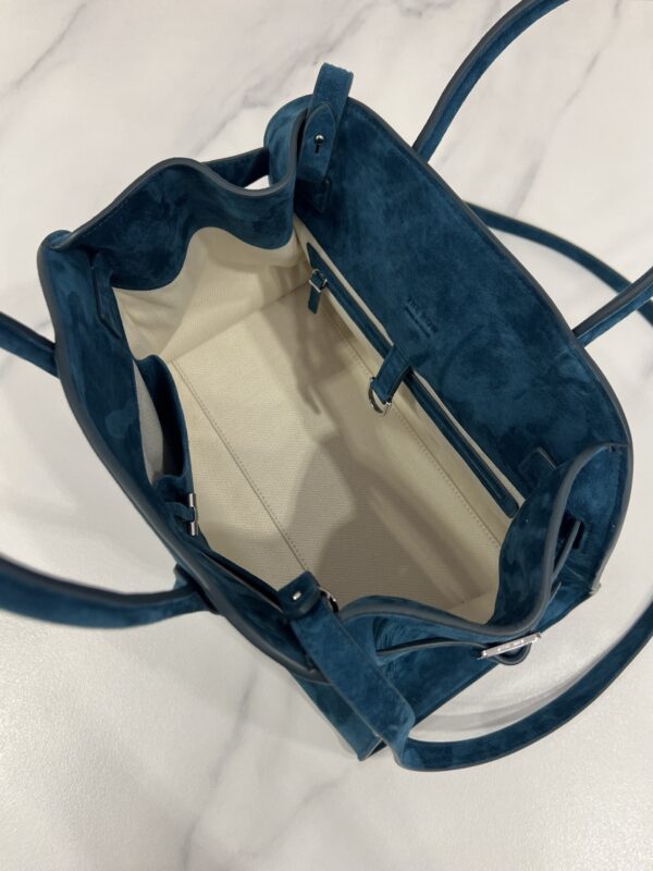 TR Margaux 12 Series (Frosted Peacock Blue)