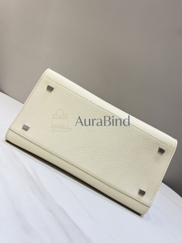 TR Margaux 12 series (pebbled white)