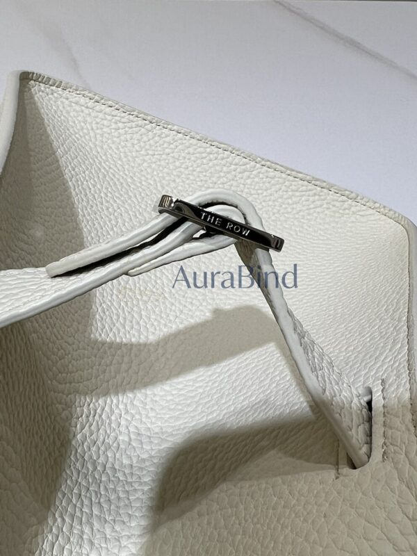 TR Margaux 12 series (pebbled white)