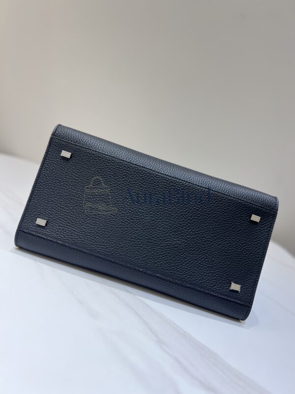 TR Margaux 12 series (pebbled black)