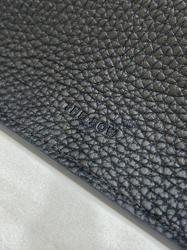 TR Margaux 12 series (pebbled black)