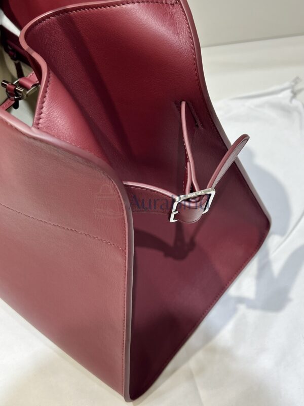 TR Margaux 15 Series (Plain Deep Red)