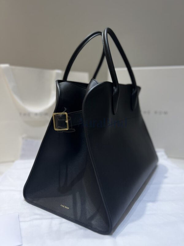 TR Margaux 15 Series (Plain Black)
