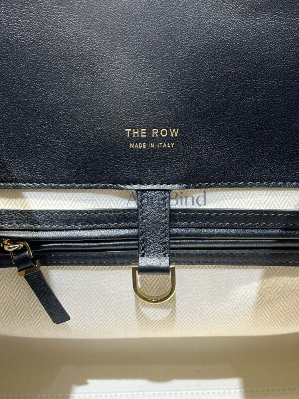 TR Margaux 15 Series (Plain Black)