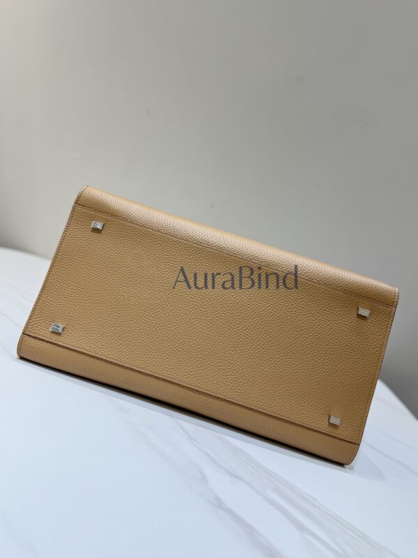 TR Margaux 15 series (lychee-textured cinnamon color)