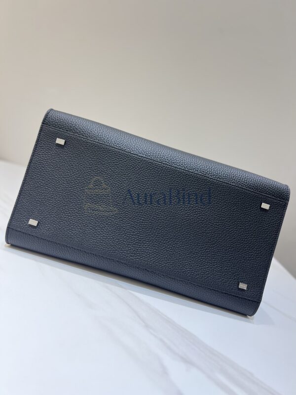 TR Margaux 15 Series (Lychee Black)