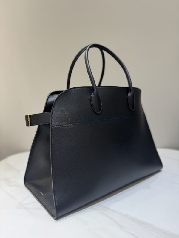 TR Margaux 17 Series (Plain Black)