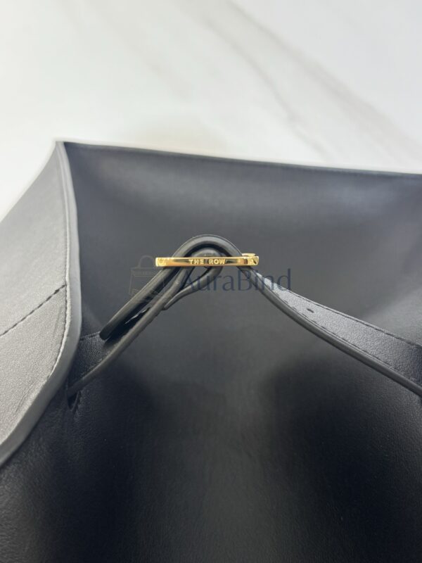 TR Margaux 17 Series (Plain Black)