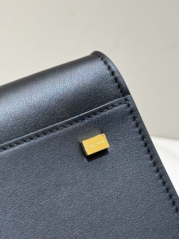 TR Margaux 17 Series (Plain Black)