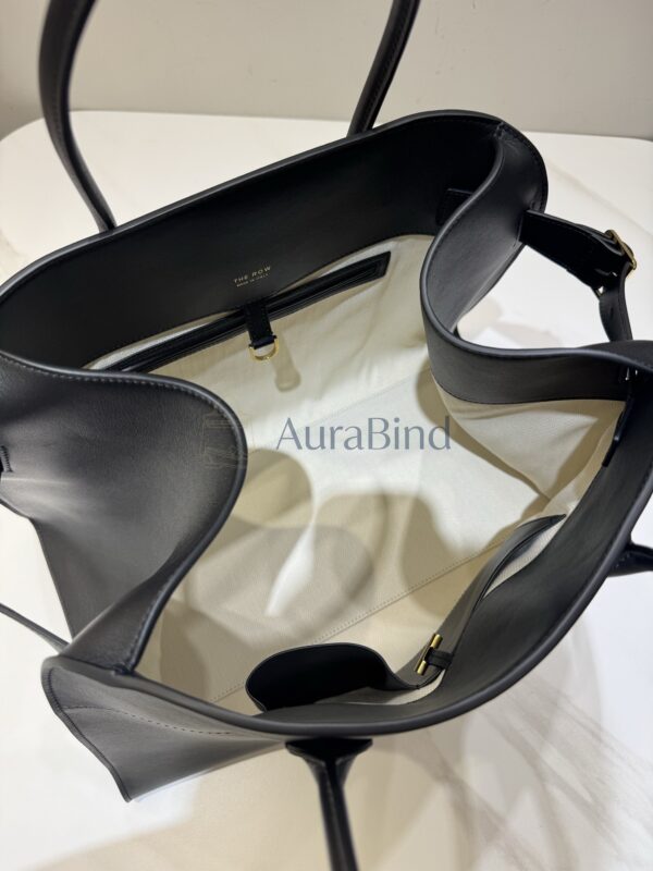 TR Margaux 17 Series (Plain Black)