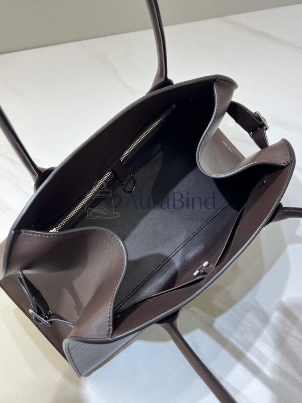 TR Shoulder 12 Series (Plain Chocolate)