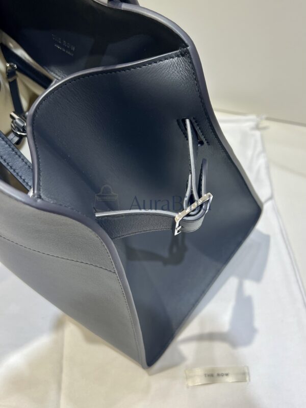TR Margaux 12 series (plain dark blue)