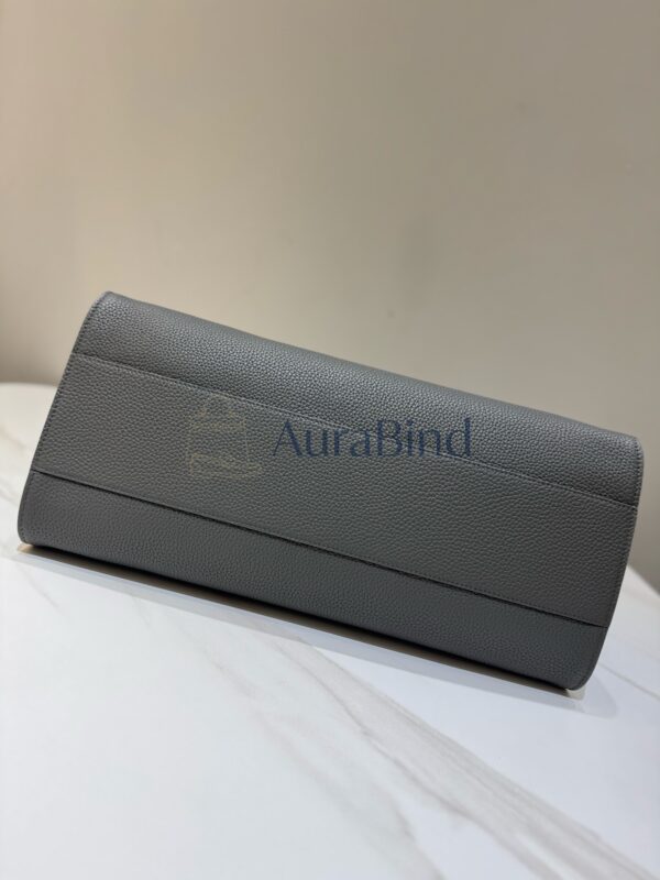 TR Marlo 17 Series (Lychee Grey)