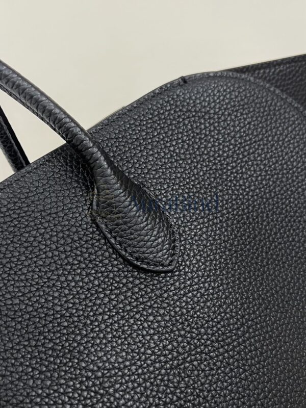 TR Marlo 17 Series (Lychee Black)
