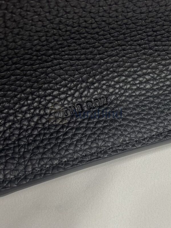 TR Marlo 17 Series (Lychee Black)