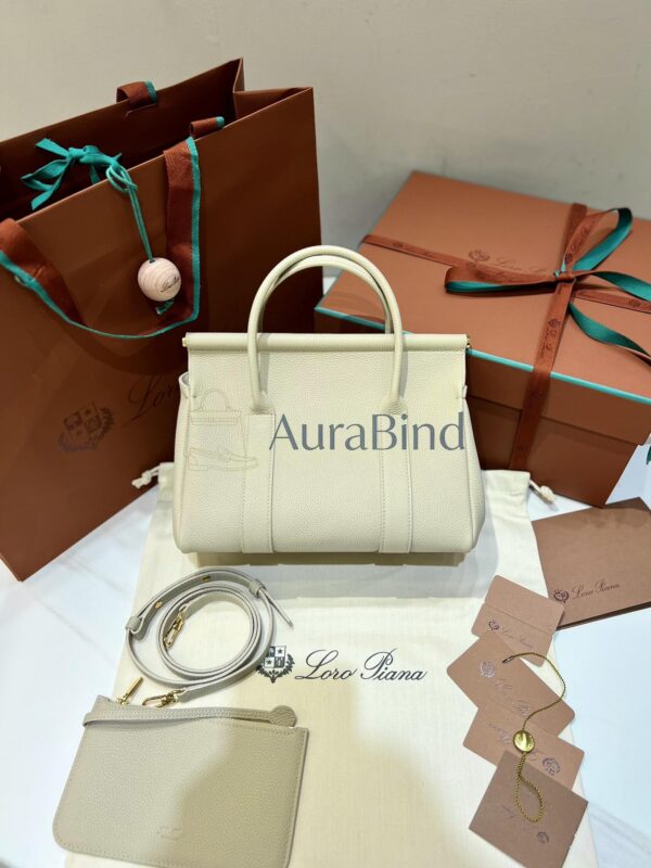 Loro Piana Loom Bag L25 | （Light Travertine）