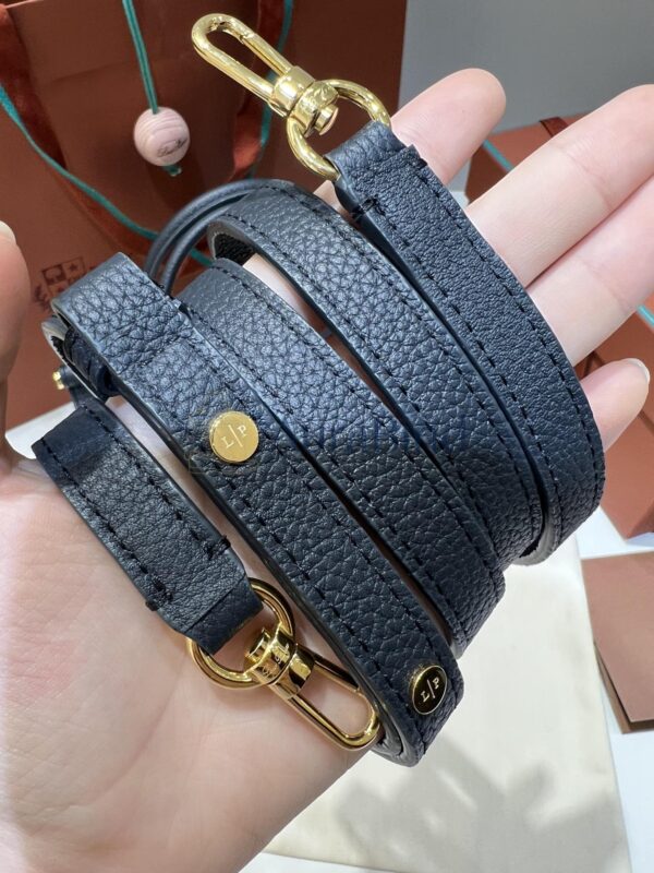 Loro Piana Loom Bag L25 | （Blue Navy）