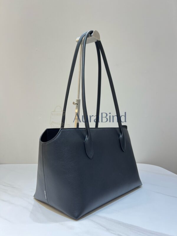 TR Terrasse (Plain Black)